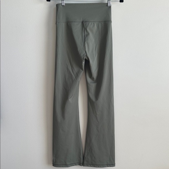 AE The Everything High-Waisted Flare Legging Green Comfy Stretch Athleisure Sz S - Picture 3 of 12